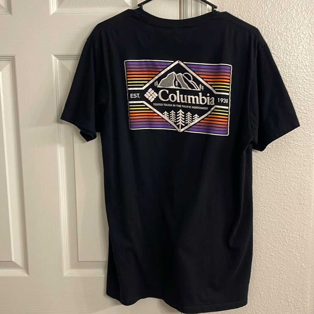 Men’s size large Columbia tshirt